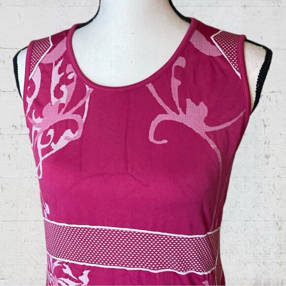 Athleta Yoga Twist Seamless Compression Tank Top Pink Size Large Style 735056 - Picture 3 of 9